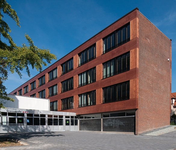 Schulgebäude an der Grenzstraße